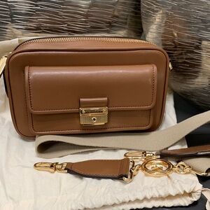 MICHAEL Michael Kors Tan Leather Crossbody Camera Bag with Gold Hardware